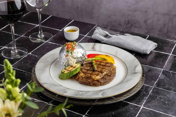 Menú 5. Corazón de rib eye al piquín.