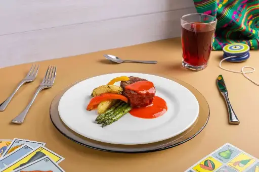 Menú 4. Filete de res con salsa de 3 chiles.