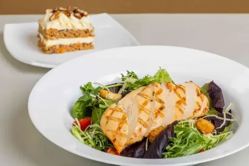 1. Ensalada César con pollo